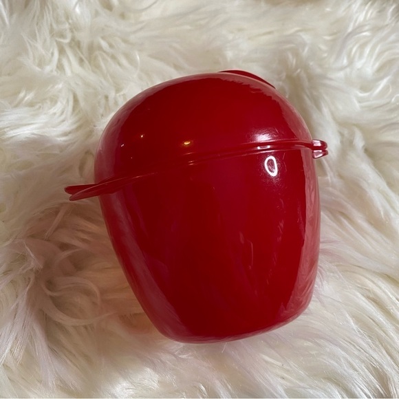 TUPPERWARE Apple Keeper Container - Picture 2 of 4
